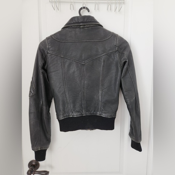 VINTAGE Women’s Danier leather jacket - Picture 3 of 3